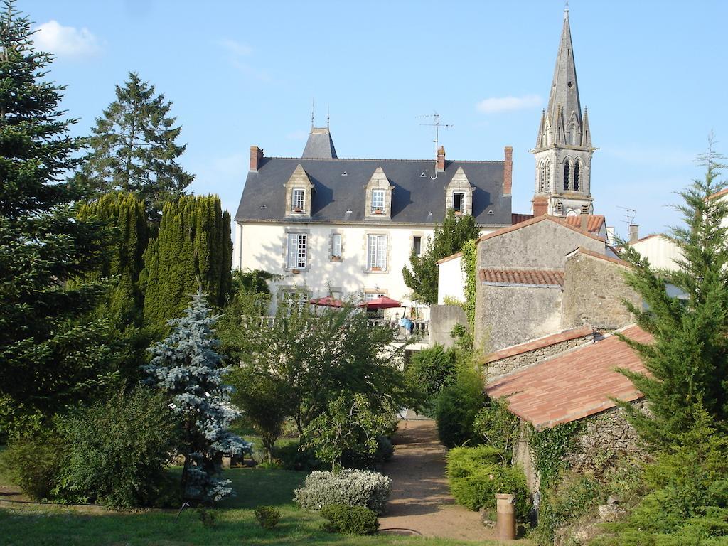 Le Petit Chateau - Tiffauges Proche Puy Dufou المظهر الخارجي الصورة